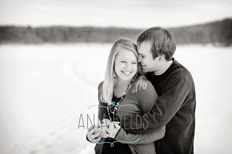 winter-engagement-pictures-ideas